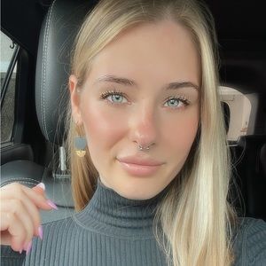 Meet your Posher, Jenelle